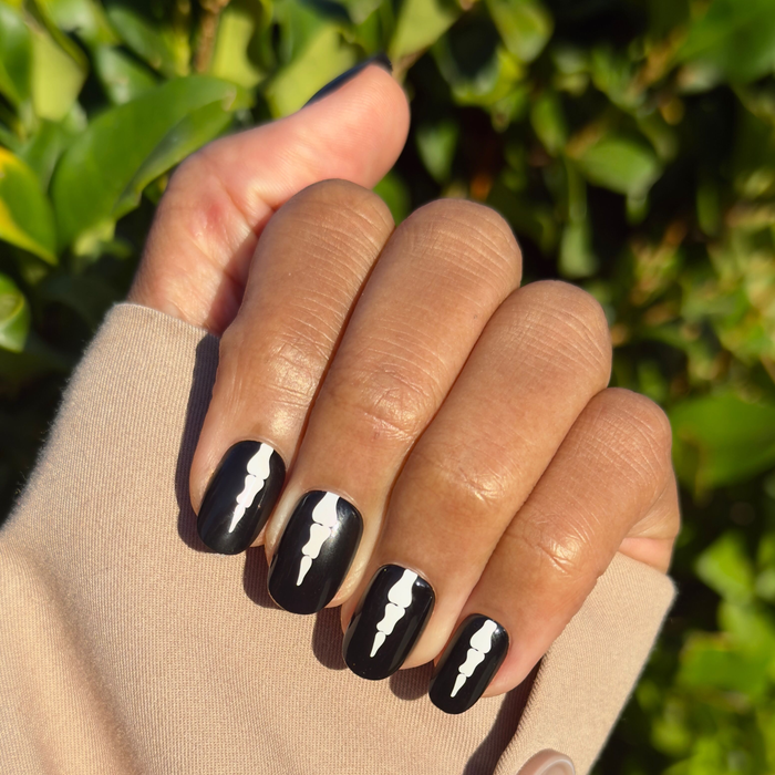 Skeleton Fingers | Short | Round - Tab Press-On