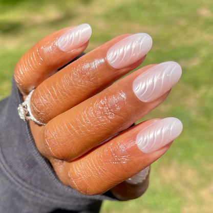 3D Milky Swirls - Press-On | Medium | Oval