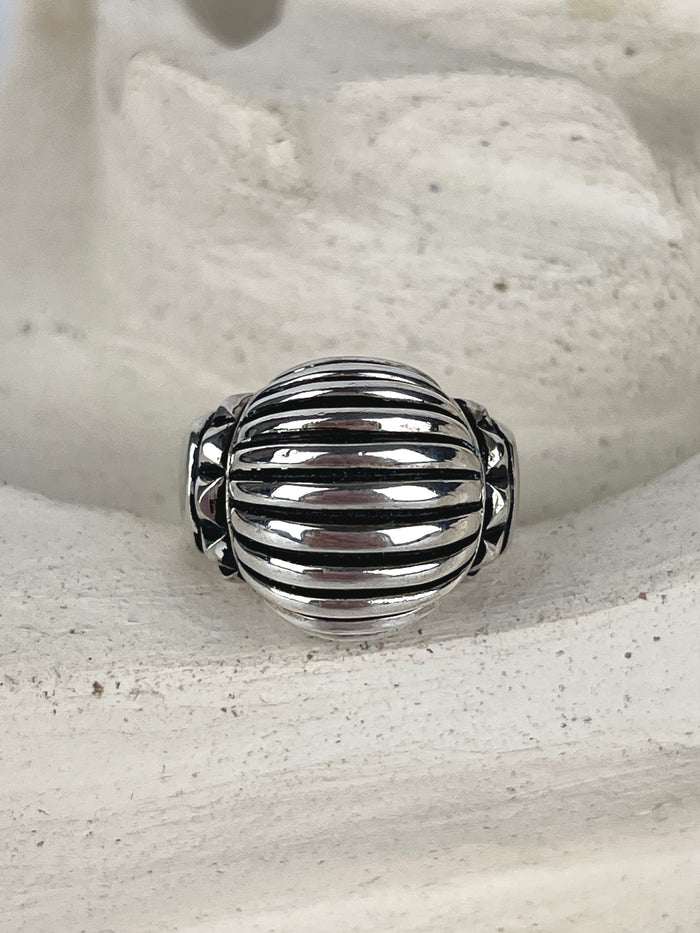 90s Sterling Ribbed Dome Ring