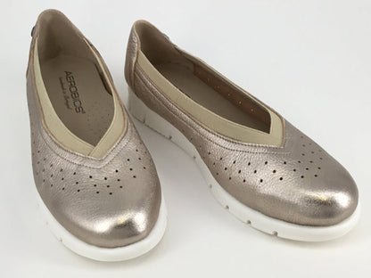 36 / Metallic Taupe