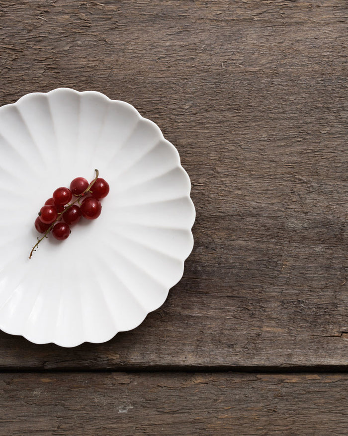 Chrysanthemum Plate - Medium