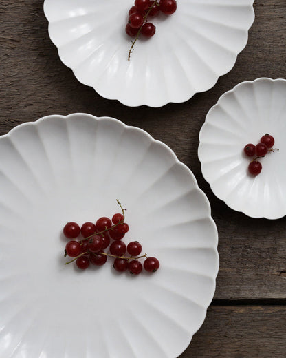 Chrysanthemum Plate - Medium