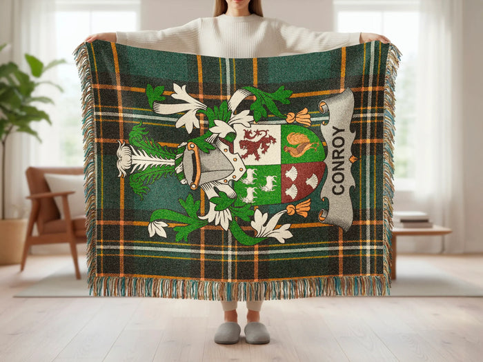 Feature panel for the Conroy cotton woven blanket with fringe.