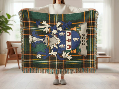 Feature list for the Cook cotton woven blanket with fringed edges.