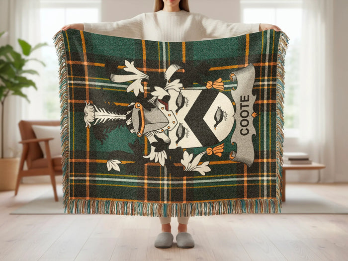 Key features of the Coote cotton woven blanket with fringed edges.