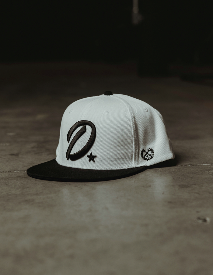 D Star Snapback - White