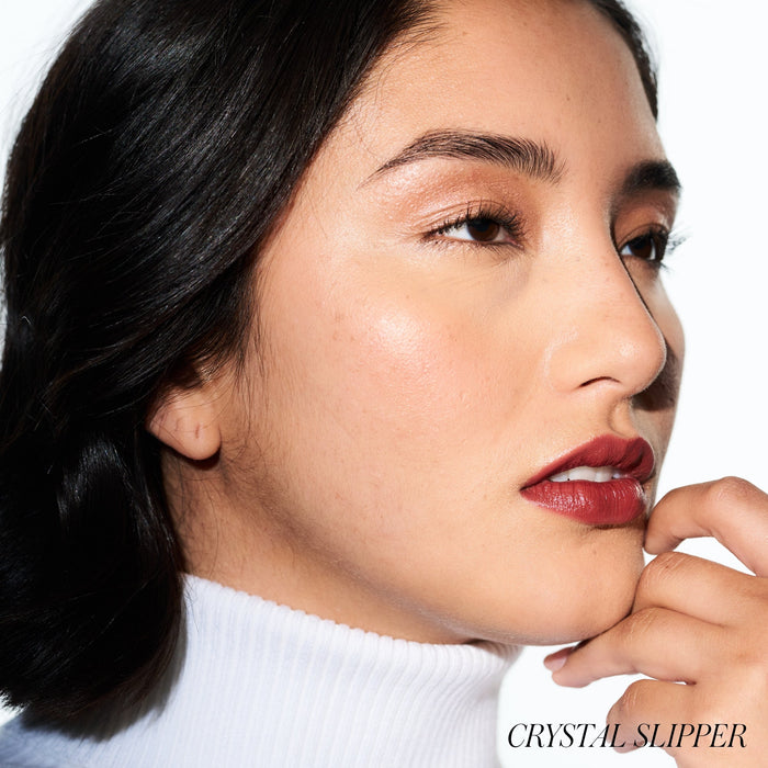 RMS Beauty-Eyelights Cream Eyeshadow-Makeup - 810170740213-EL12-CRYSTAL-SLIPPER-EYELIGHTS-MODEL-1-2000X2000 - The Detox Market | Crystal Slipper - Sunkissed pink-buff with a soft golden glow