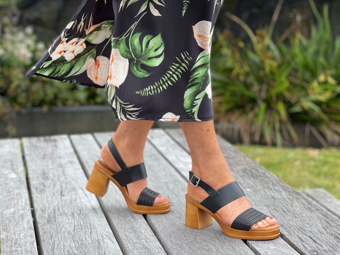 Jordana Abby available in 2 colours