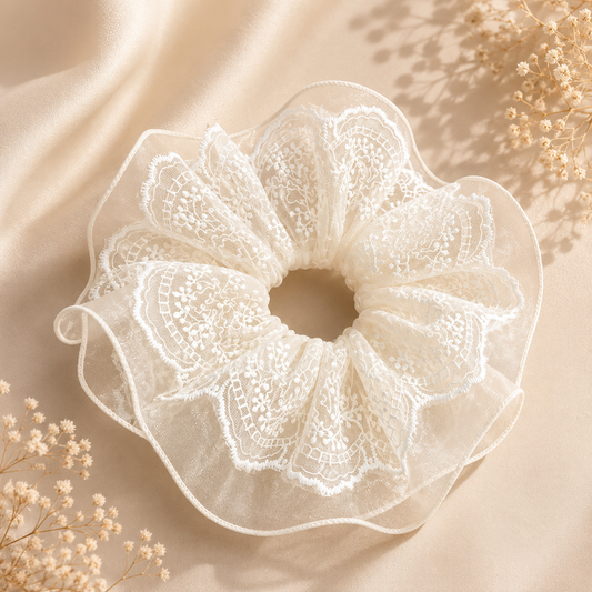Namiso - Lunéa - blonde scrunchie - hvid