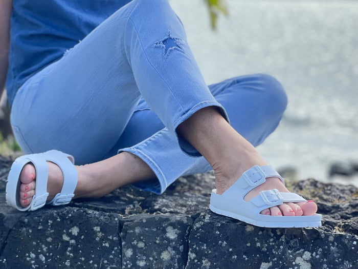 European women's sandals similar to Birkenstock sandals. Quality and comfortable from Spain. In white colour.