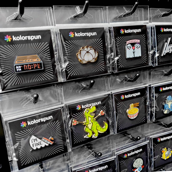 Kolorspun Pins Taco magnetic golf ball marker with colorful taco design, attached to a golf club or hat clip.